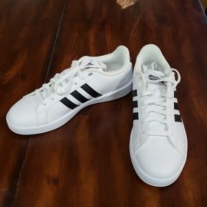 Adidas tennis shoes